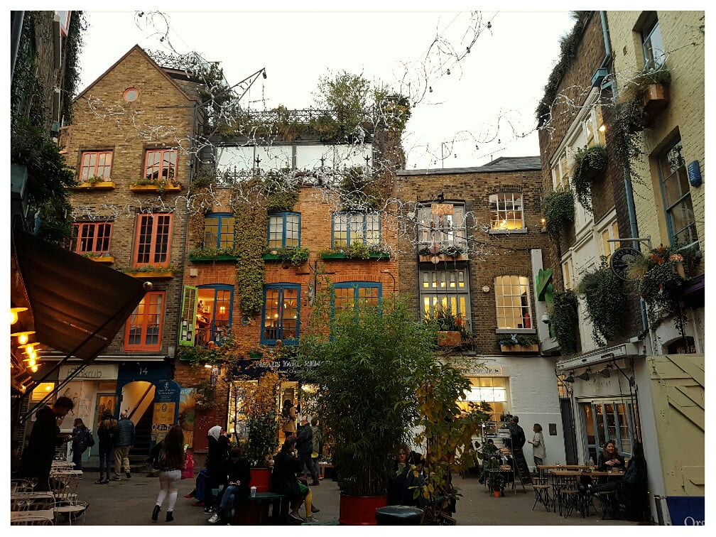 Neal's Yard gets Christmassy